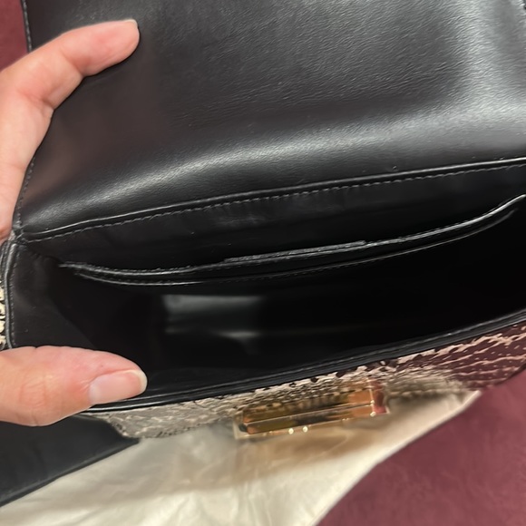 Salvatore Ferragamo Cross Body - Picture 5 of 5